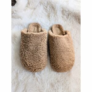 IB Sherpa Cozy Light Brown Fuzzy Slide On Slippers Size 8 Brand New